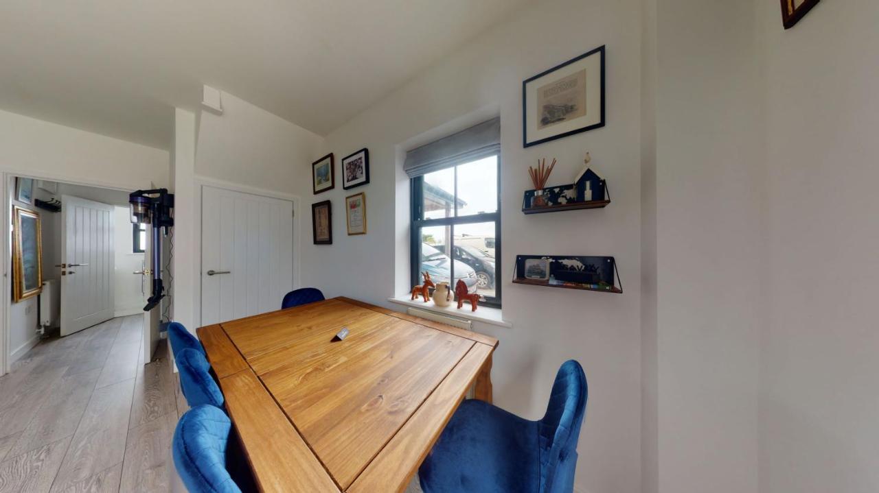 05 Queensway Gardens, Hayle Bagian luar foto