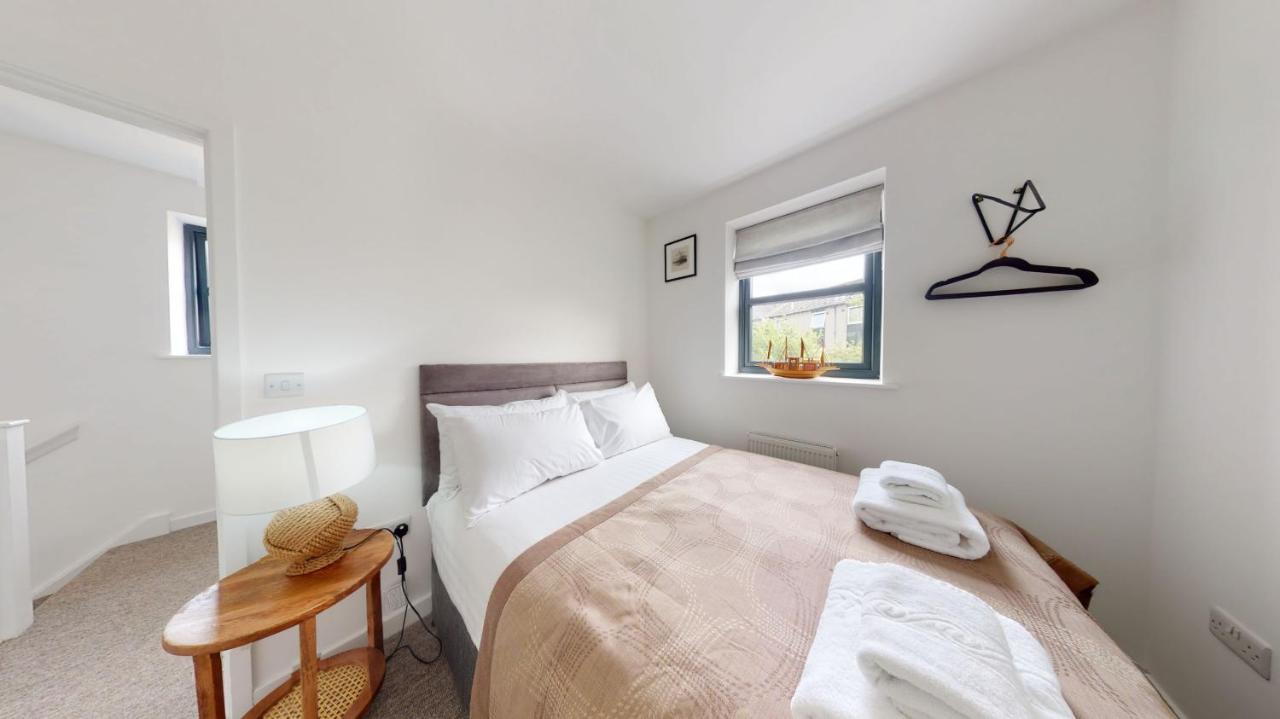05 Queensway Gardens, Hayle Bagian luar foto