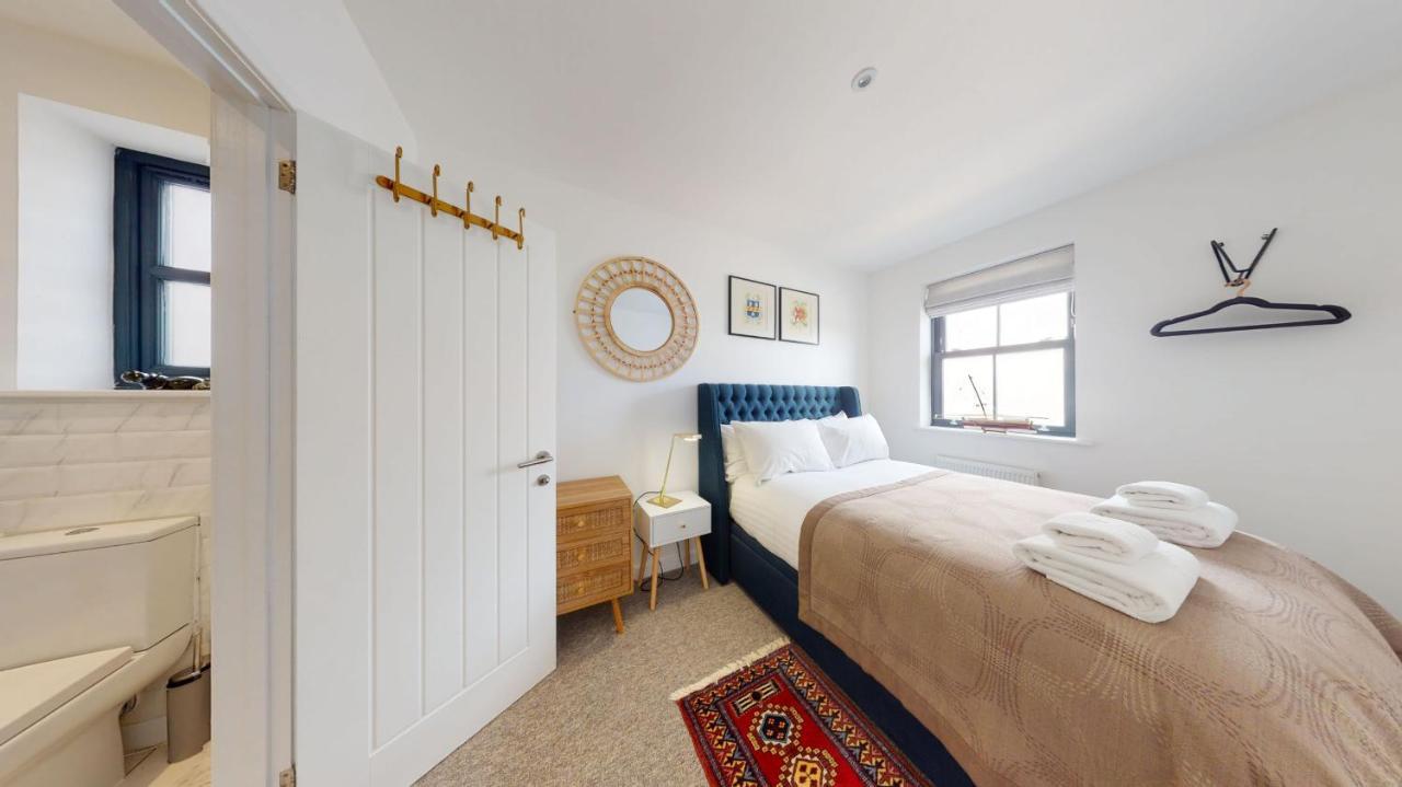 05 Queensway Gardens, Hayle Bagian luar foto