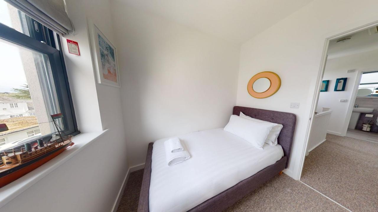 05 Queensway Gardens, Hayle Bagian luar foto